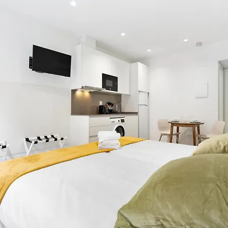 Fira Building Apartment